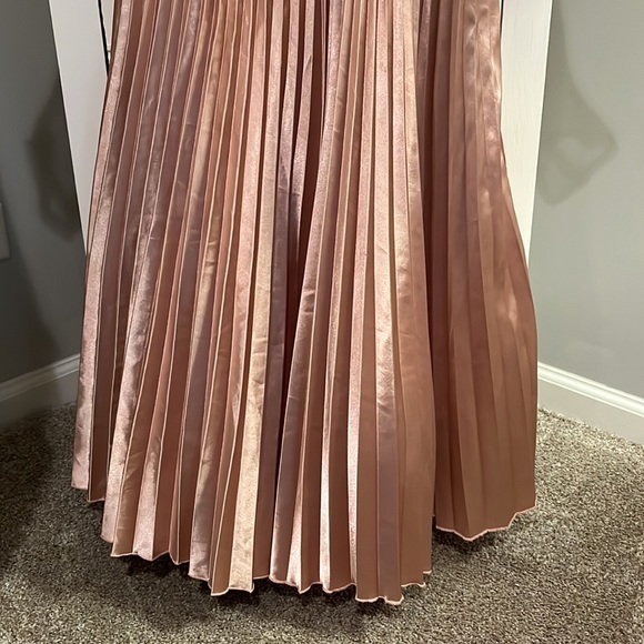 Chi Chi London Dress Like New - Picture 3 of 5